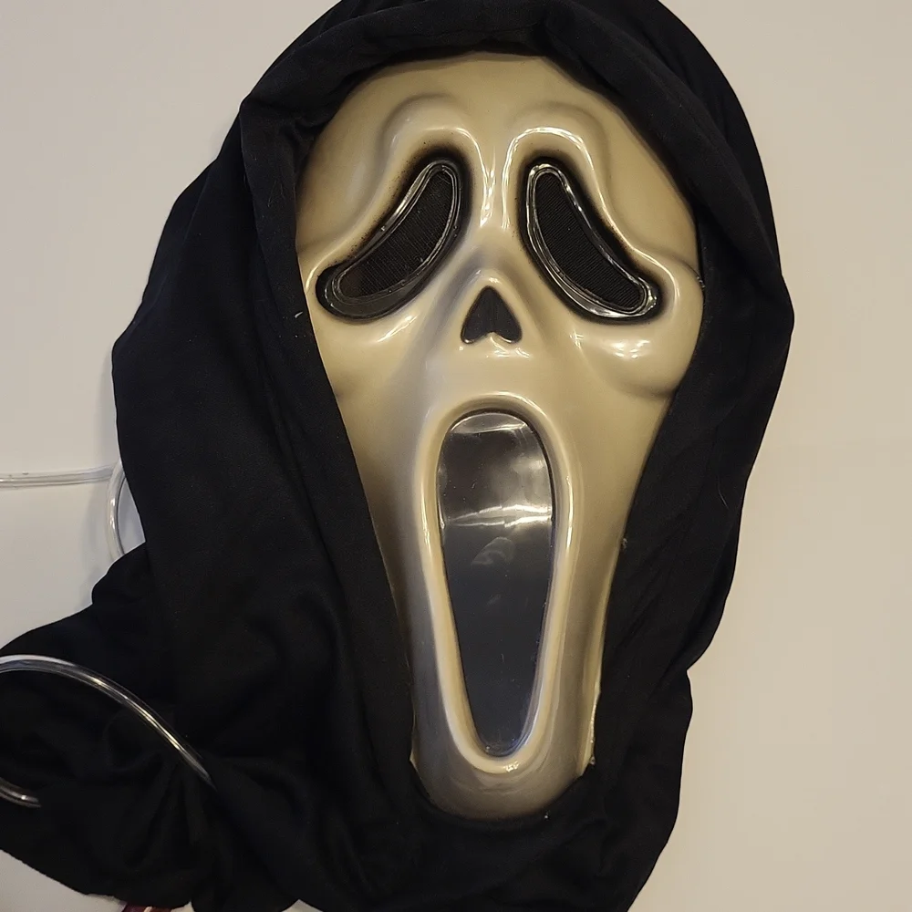 Vintage 1997 Scream Ghost Face Bleeding Mask